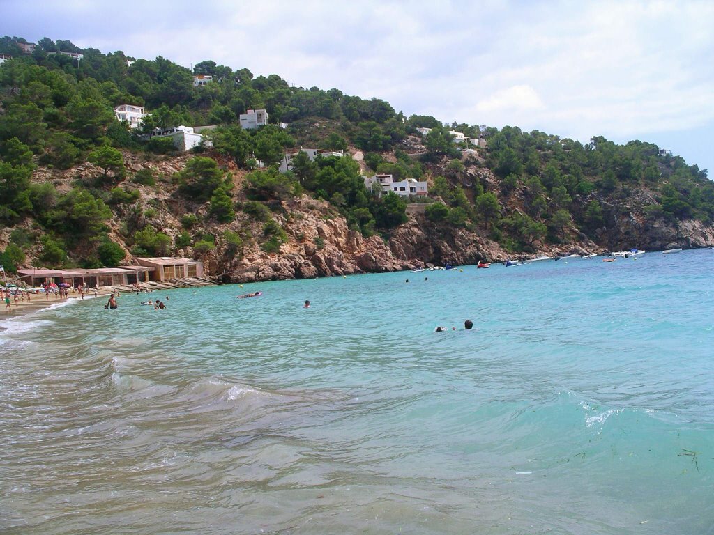 Cala de San Vicente - La Playa by PAULO FRANCIS