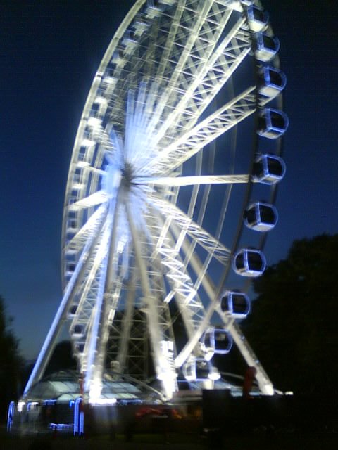 Windsor wheel at night by cameraman08