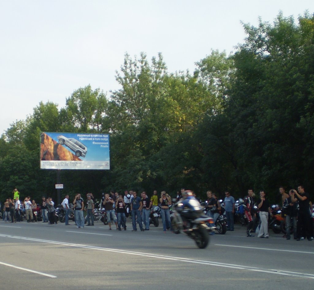 Photo Alexander Levenko. Bikers: a street extreme. by Levenko Alexander