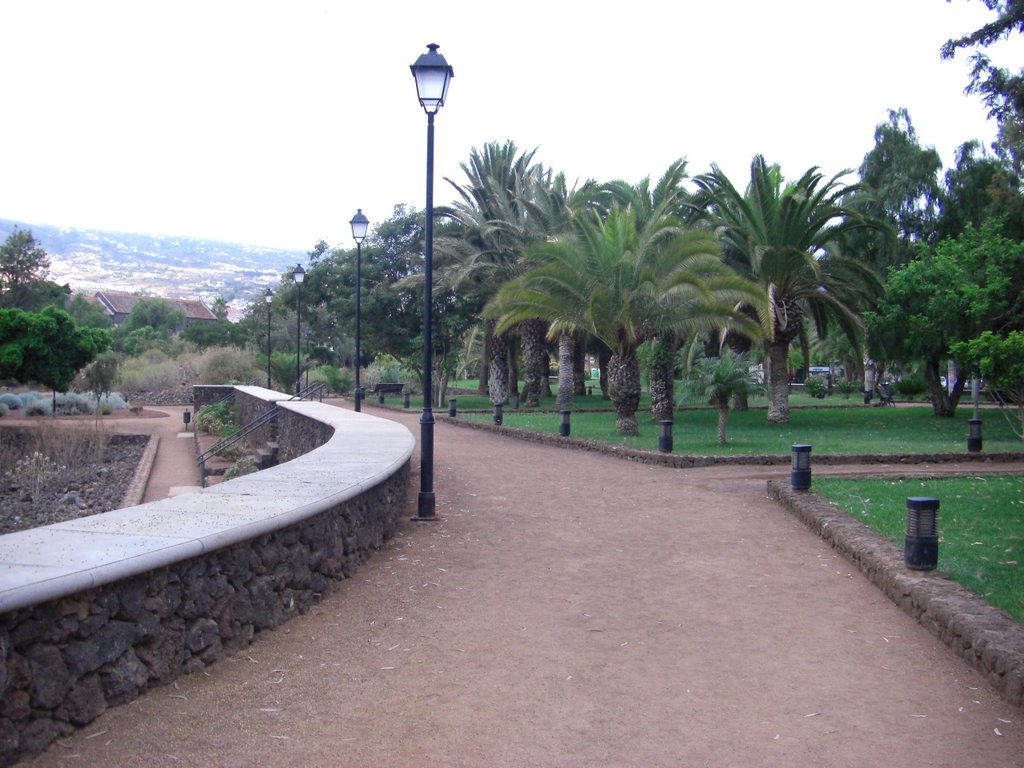 Paseo en el Parque Taoro by javier carrion