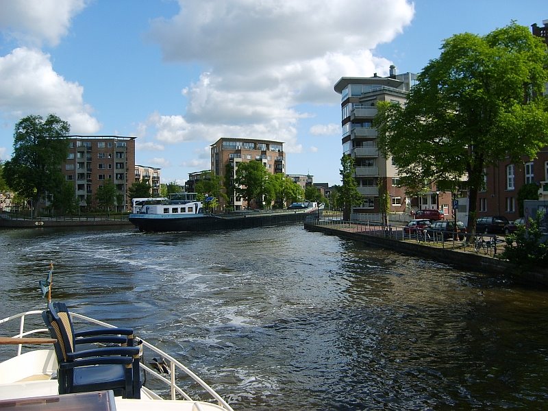 Amsterdam on ship by guttata