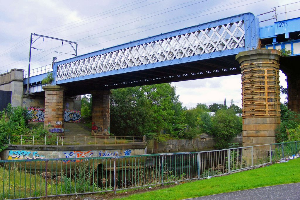 Kelvin Rail Bridge by Scally