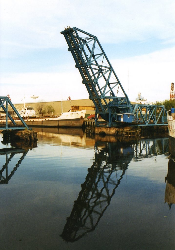 Puente ferrocarril by Diego G. López