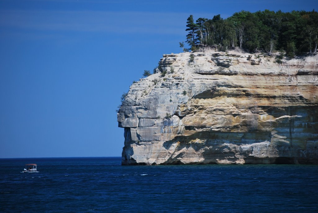 Indian Head_Pictured Rocks_Lake Superior by sonsukwoo