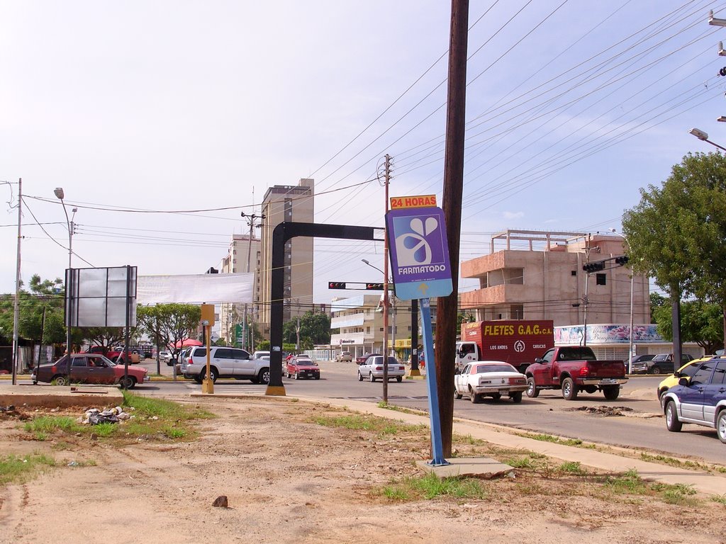 Calle Trujillo + Avenida Alonso de Ojeda_ Hacia el noroeste by fab_zac