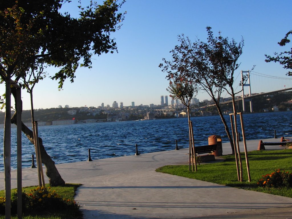 Üsküdar sahil şeriti.istanbul by Ilhan Parçalı