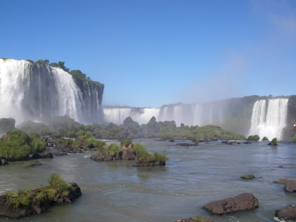 Giant Waterfalls by spikey43