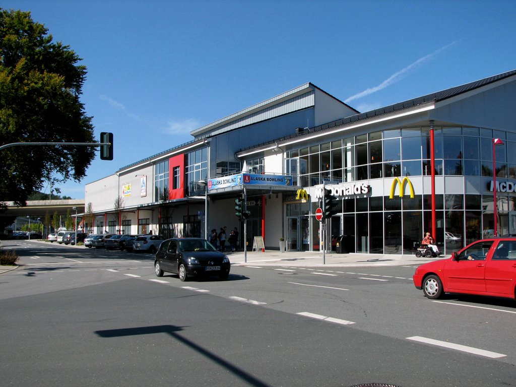 Meschede.Neues Gebäude an der Le-Puy-Strasse by Friedhelm Dröge