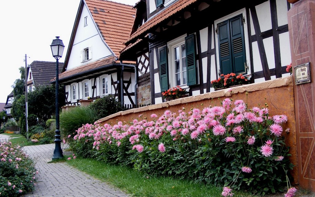 Rue des Eglises, Seebach by Hans-Jürgen Heilmann