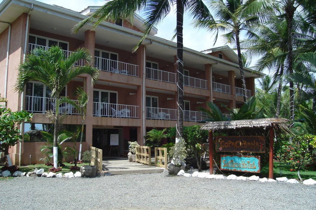 Front view of Copacabana Hotel and Suites by villabass