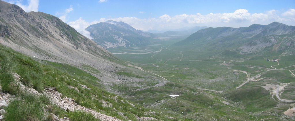 Gran Sasso - Campo Imperatore by angoras