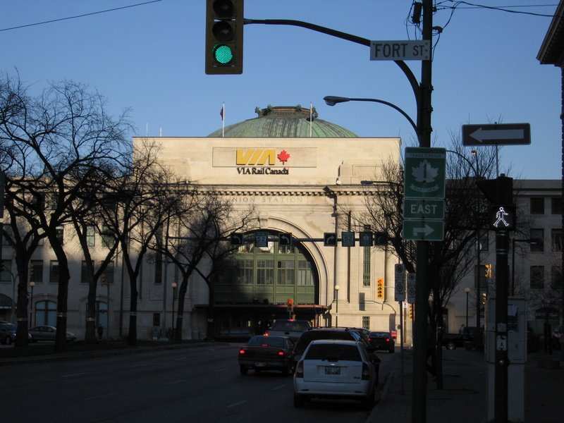 VIA Rail Union Station from Fort St & Broadway by RoadMode