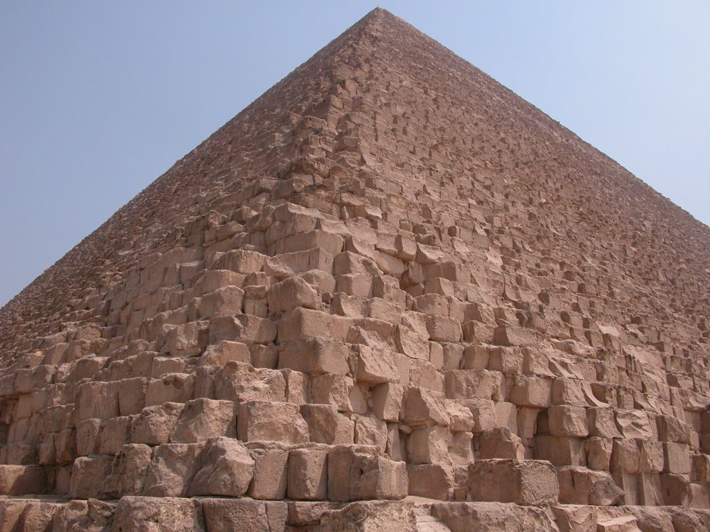 Great Pyramid of Giza by gartn001