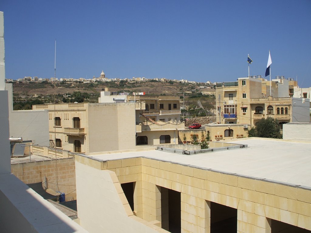 Triq Simirat, Għajnsielem, Malta by Vernominon