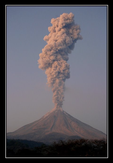 Volcán de Colima - The Colima volcano by J.Ernesto Ortiz Razo