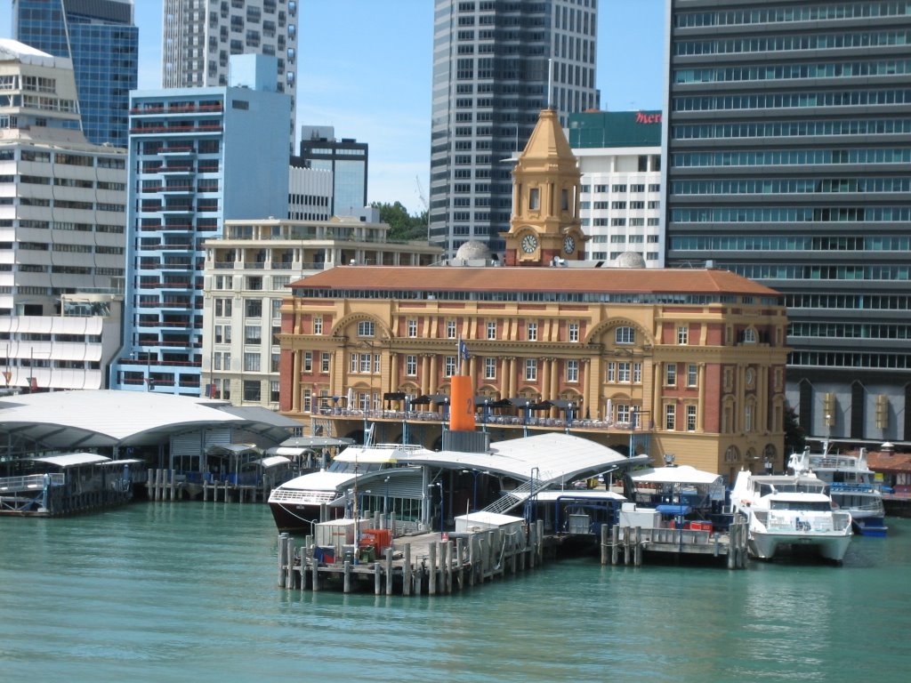 Aukland Harbour by ewerard christian