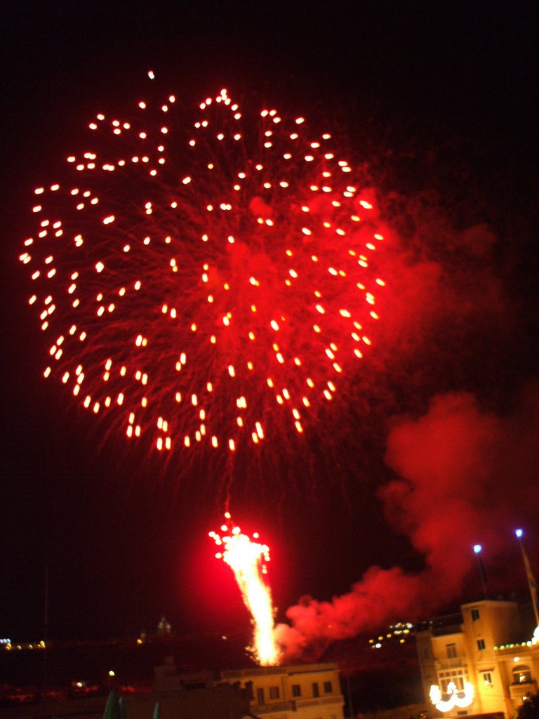 Triq Simirat, Għajnsielem, Malta by Vernominon