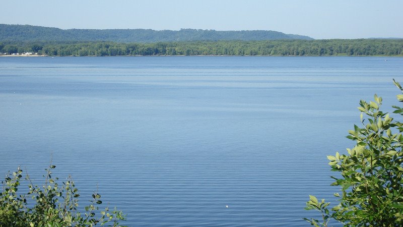 Scenic overlook near Stockholm, WI by ptrein