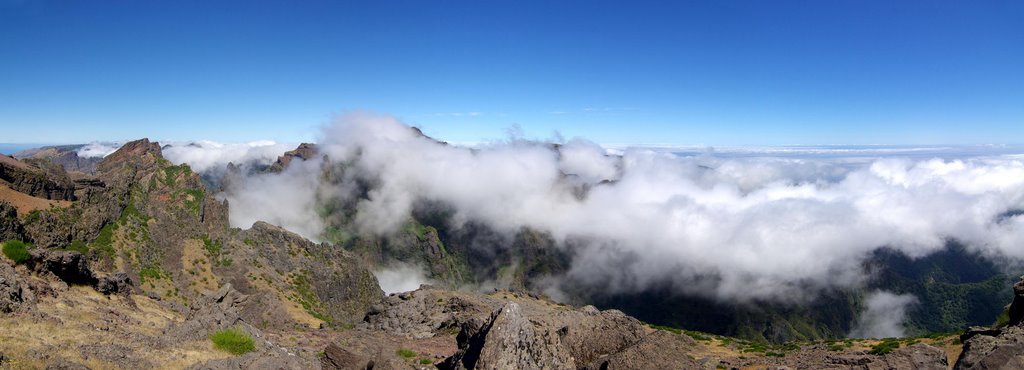 Pico do Arieiro, Madeira by Olaf Rekort