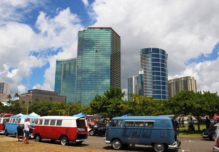 Old VW and new Condos by Miguel Vasquez P