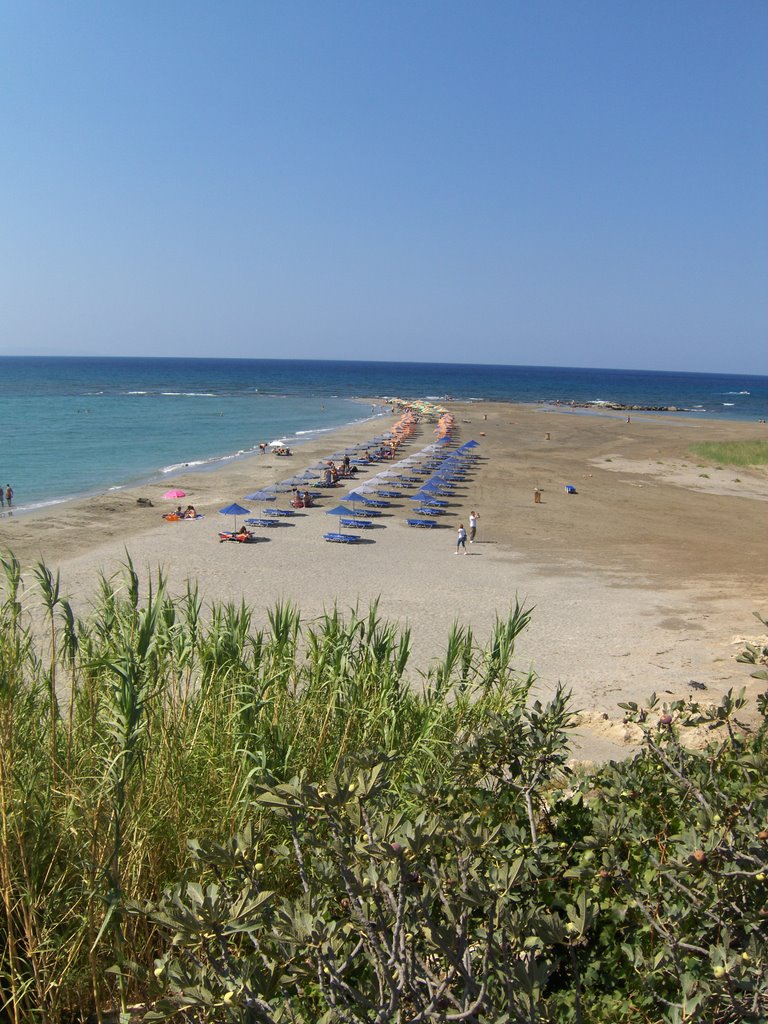 The beach at Frangokastello by Gimbe