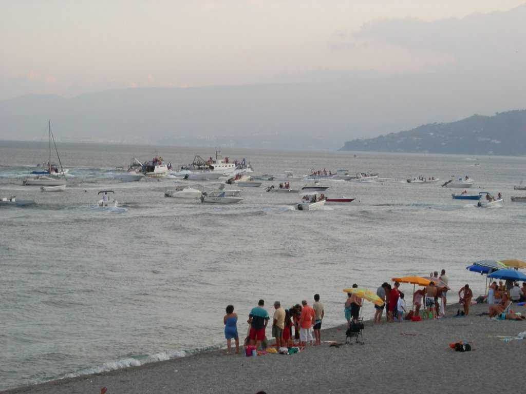 Processione in mare by italo.pratesi