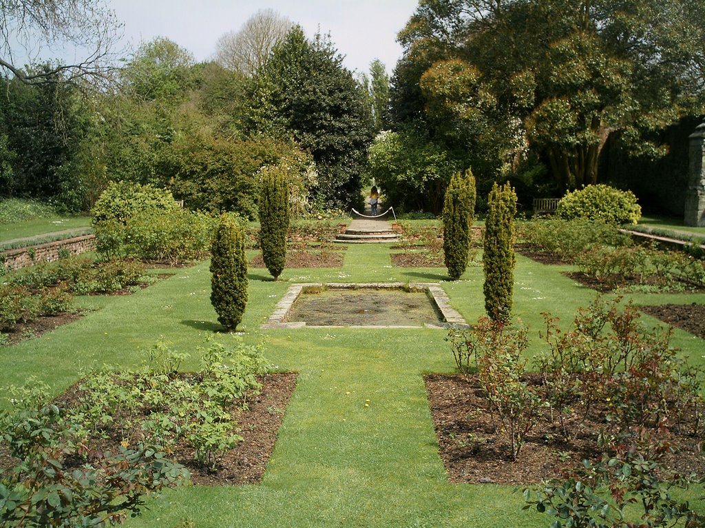 Eltham Palace - Formal Gardens by mdaniels