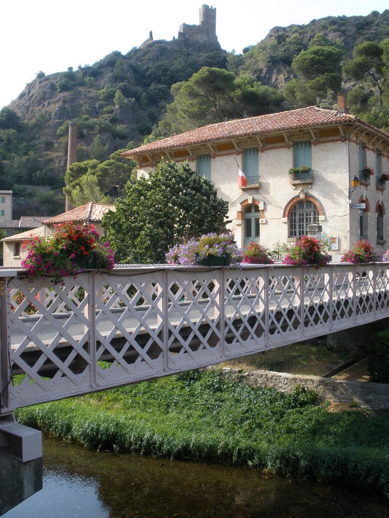 Village de LASTOURS by Eric DESRENTES