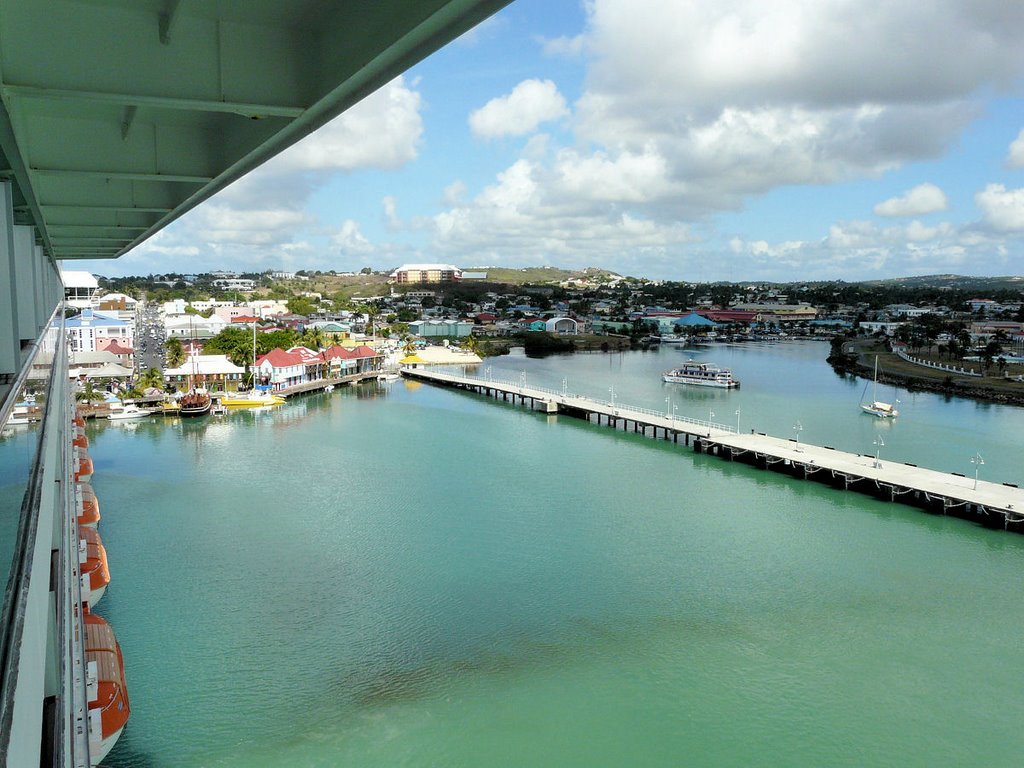 Antigua: leaving with our cruiseship Carnival Liberty by Yory