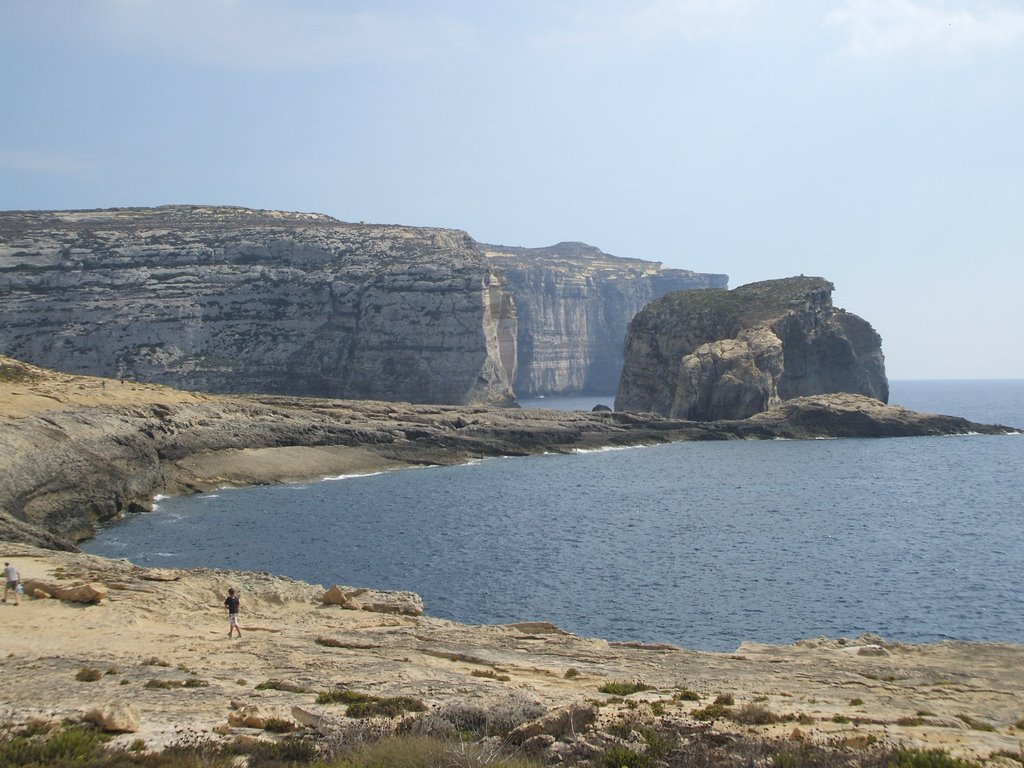 Triq id-Dwejra, San Lawrenz, Malta by Vernominon