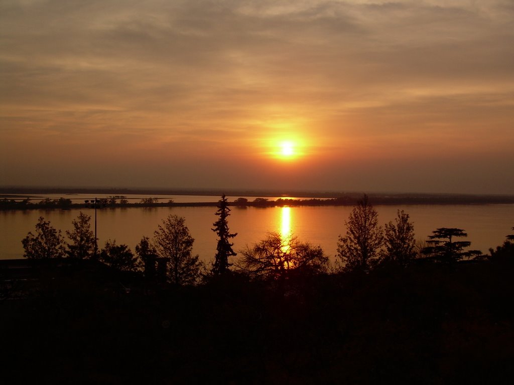 Atardecer rio Parana by sofi_pacheco