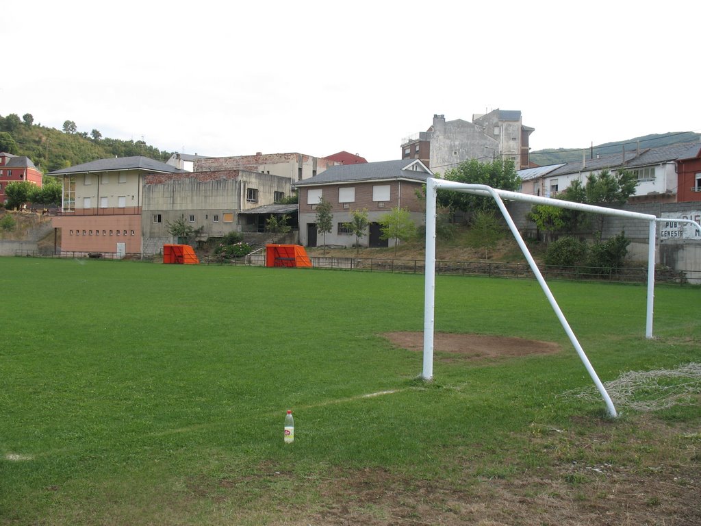 Campo de futbol by Delfín Rodríguez Mor…