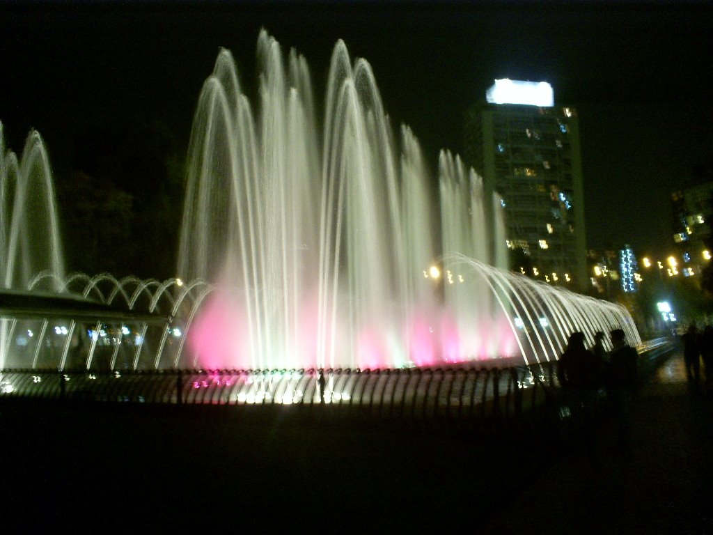 Plaza de la Aviación. (Providencia / Santiago) by Juan Patricio Gonzal…