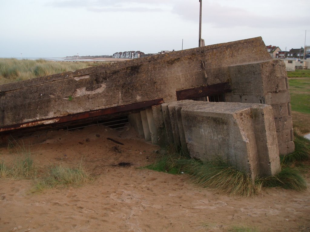 Juno Beach - Bunker by grahamv