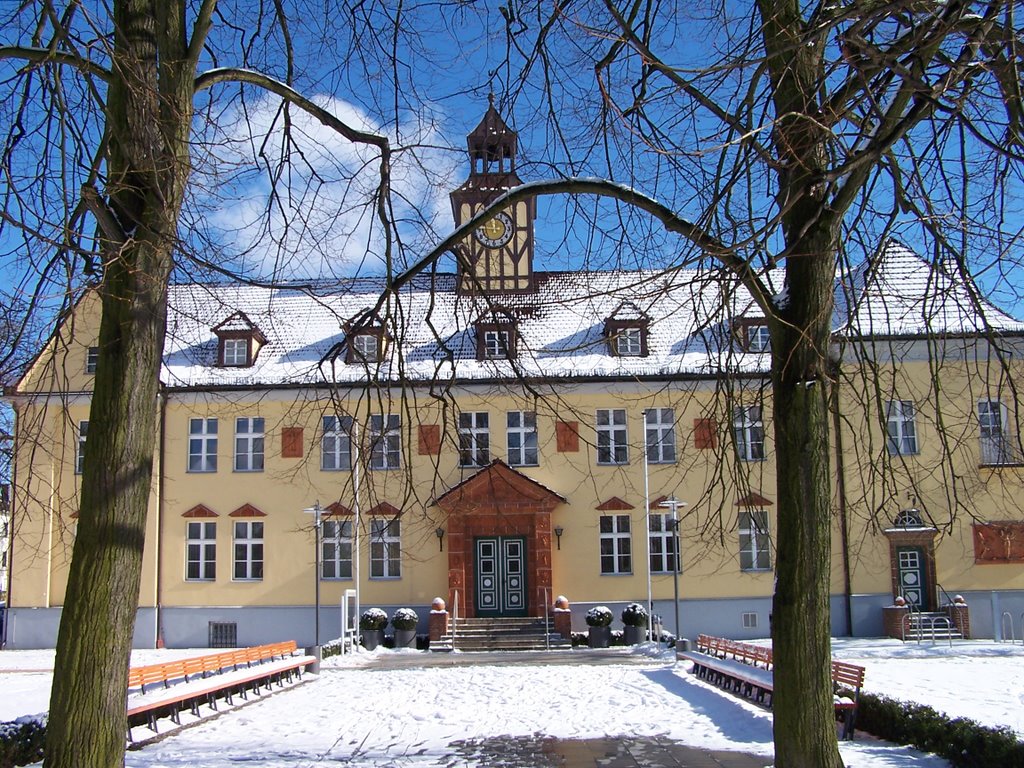 Winterliches Rathaus Velten by voce libera