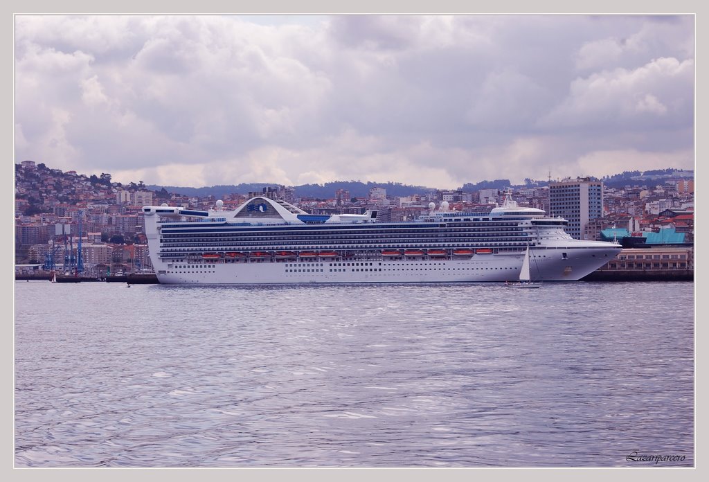 : Crucero en puerto by José Mª Alvarez Soli…