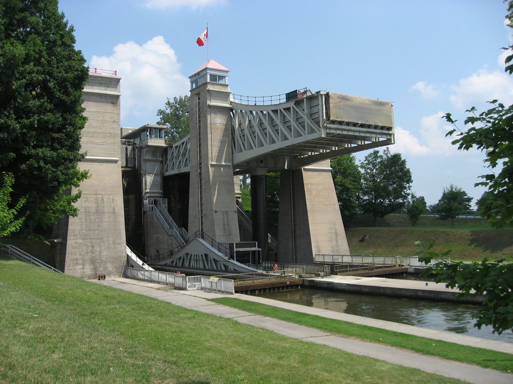 Peterborough Liftlock by TheWaterway.ca