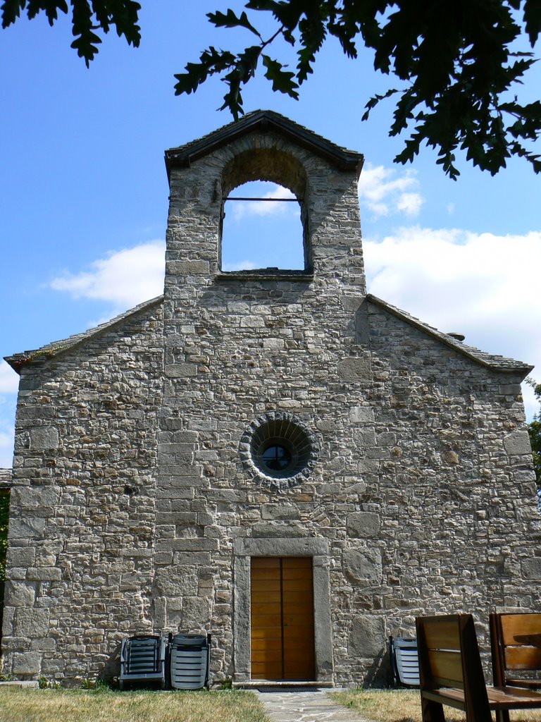 Antica chiesa sconsacrata by Lorenza Ravanetti