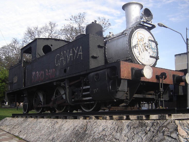 Locomotive at Pichincha by madcap77