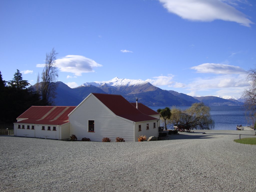 Farm Restaurant of Lake Wakatipu by tim_650