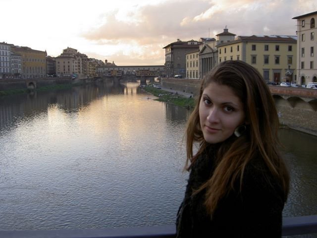 In front of Ponte Vecchio by OlgaEhr