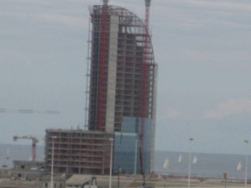 Torre en construccion puerto de barcelona by lex_acf