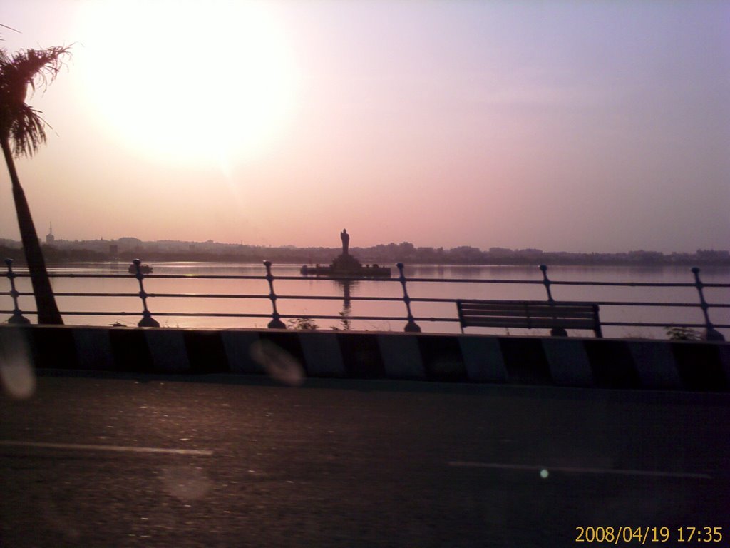 Hussain Sagar by deepseth