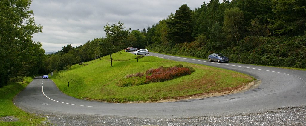 Glen of Aherlow - hard turn by Krzysztof Łuszczki