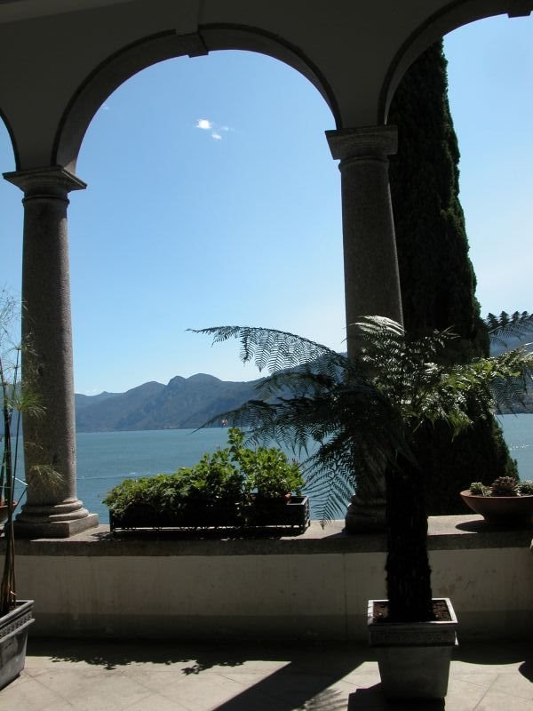 Blick auf den See vor dem Garten in Varenna by camper-team