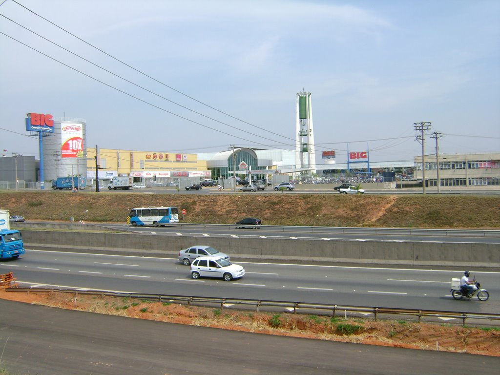 São Bernardo - Rodovia Anhanguera - ao fundo Campinas Shopping by Alexander Denarelli