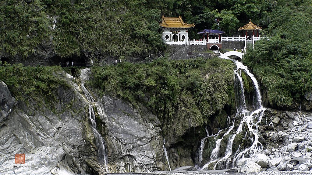 Eternal Spring Shrine, Taroko Gorge photo by Hoàng Khai Nhan by Hoàng Khai Nhan