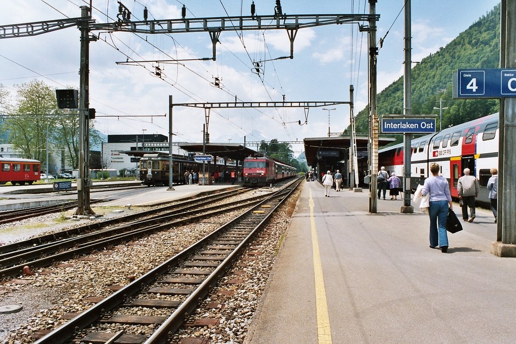 Interlaken Ost Station by cep