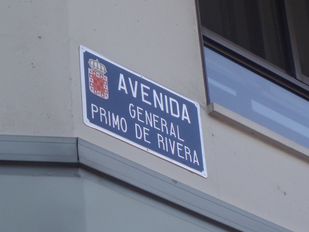 Indicador de la Avenida de José Antonio Primo de Rivera by xabier3007