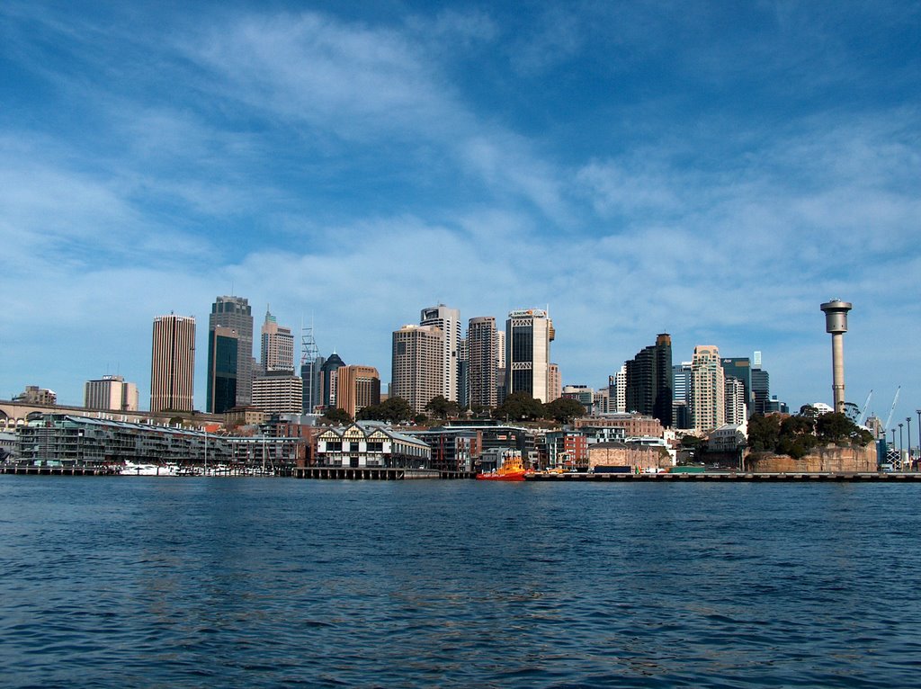 Skyline and harbour city by Erderwärmer